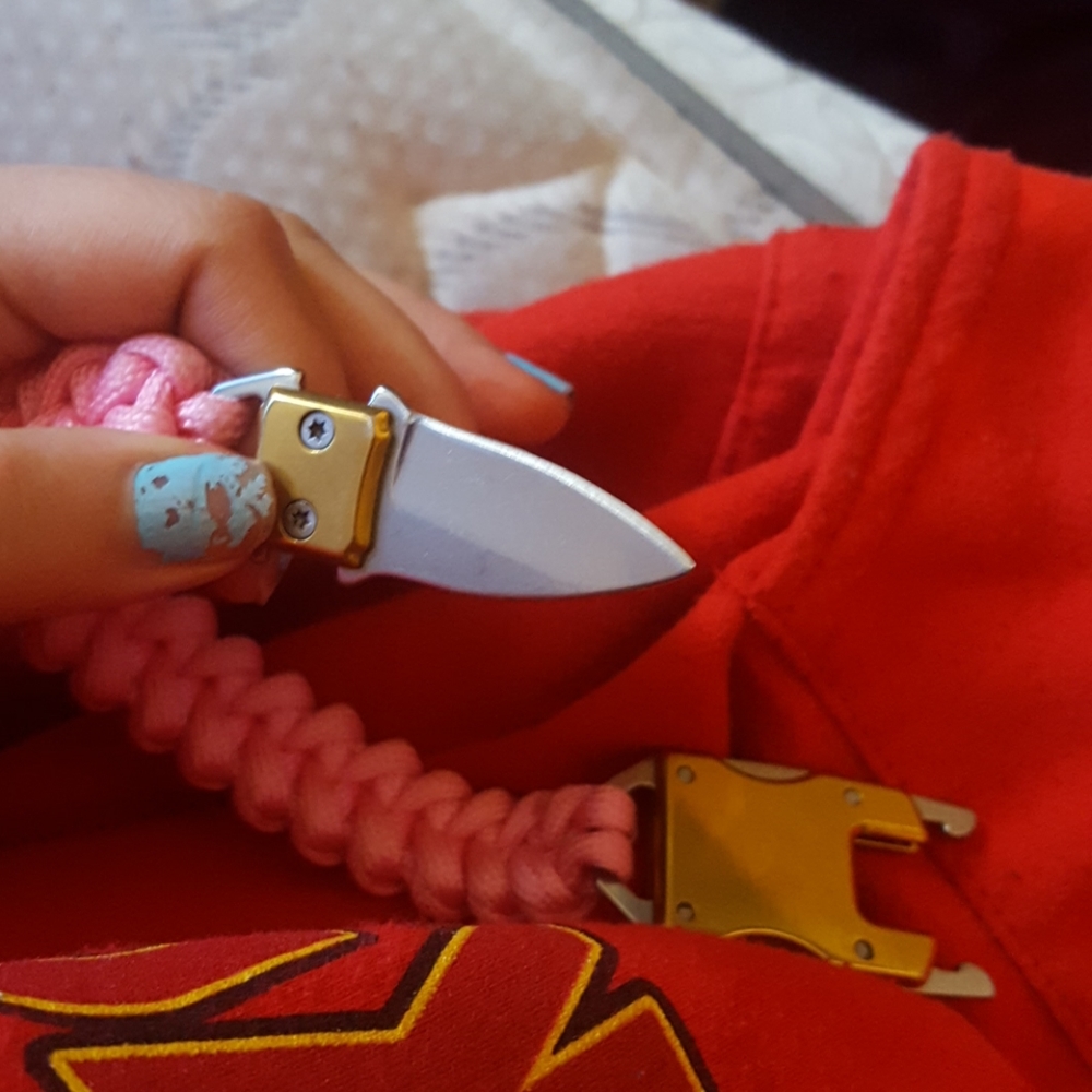 Bracelet knife